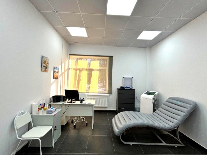 Большие. светлые кабинеты